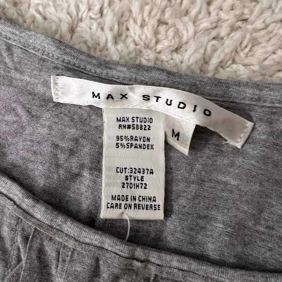 Women's Size Medium Max Studio Top NWT - Picture 3 of 9